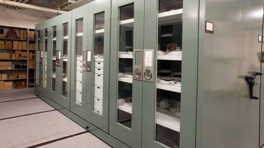 Museum cabinet on compact mobile storage system